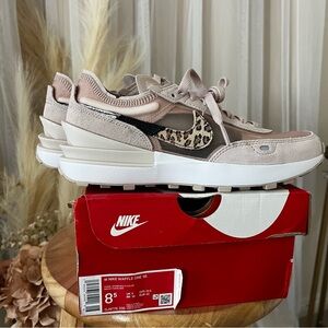 NEW Nike waffle one SE